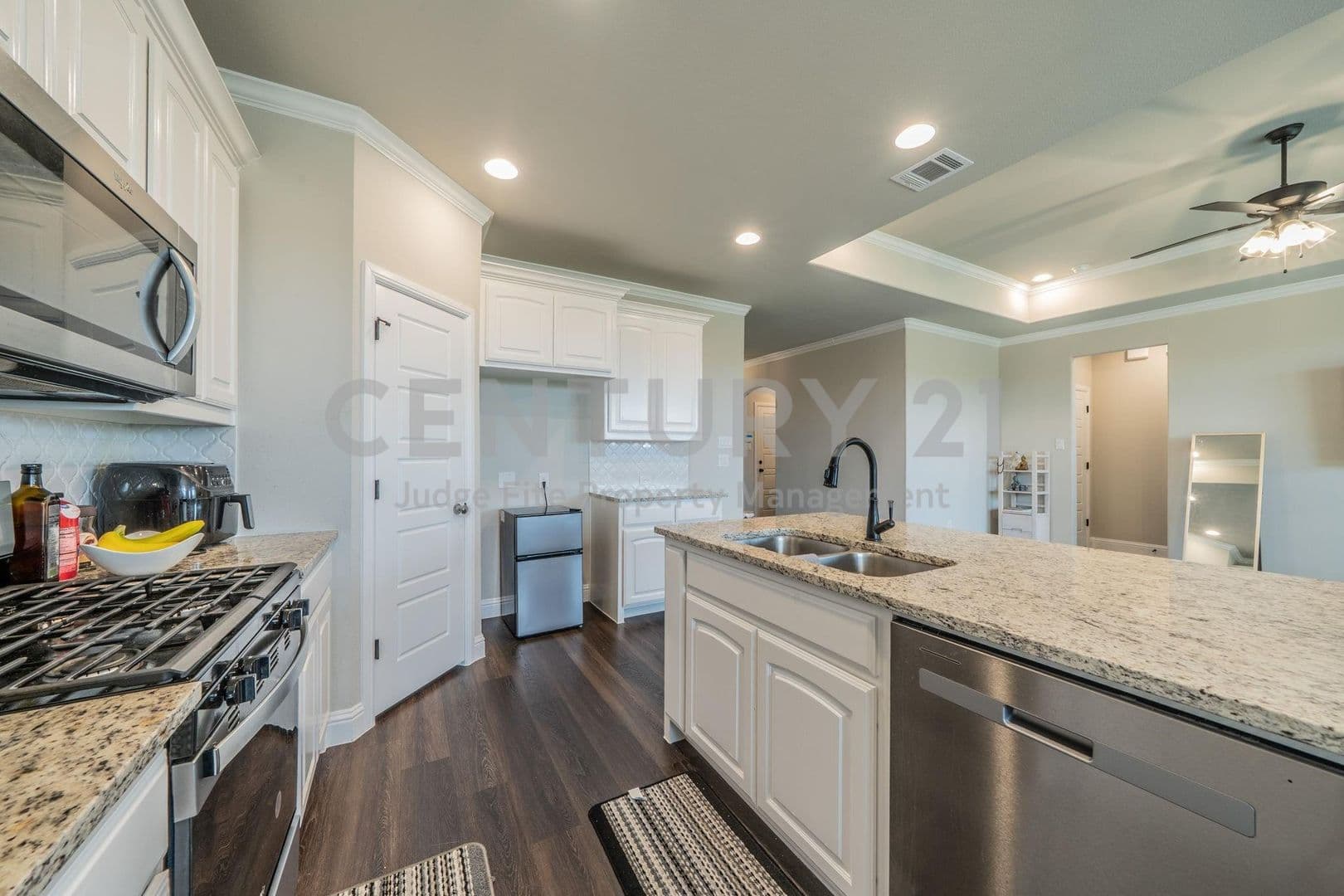 Alvarado House: 1057 Nighthawk Trail