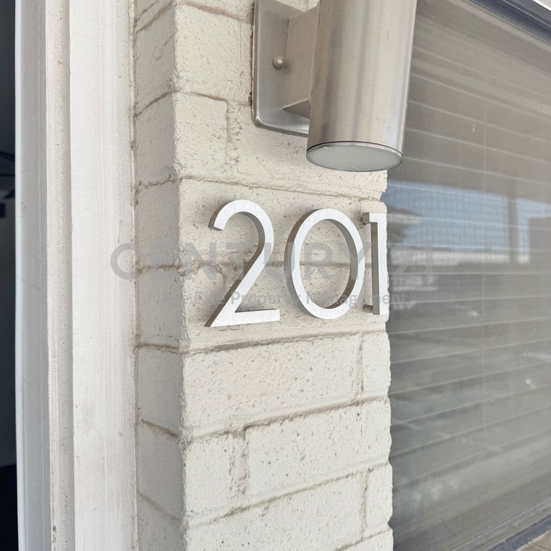 Dallas Condo: 5010 San Jacinto Street #201