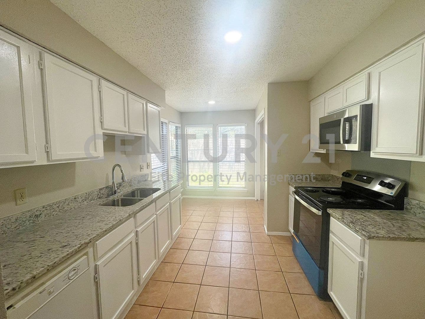 Irving Townhome: 1910 Wilshire Drive