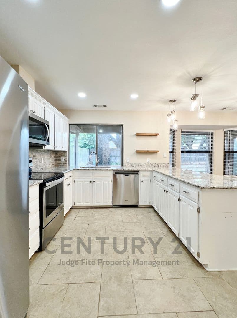Bedford House: 3101 Murphy Drive