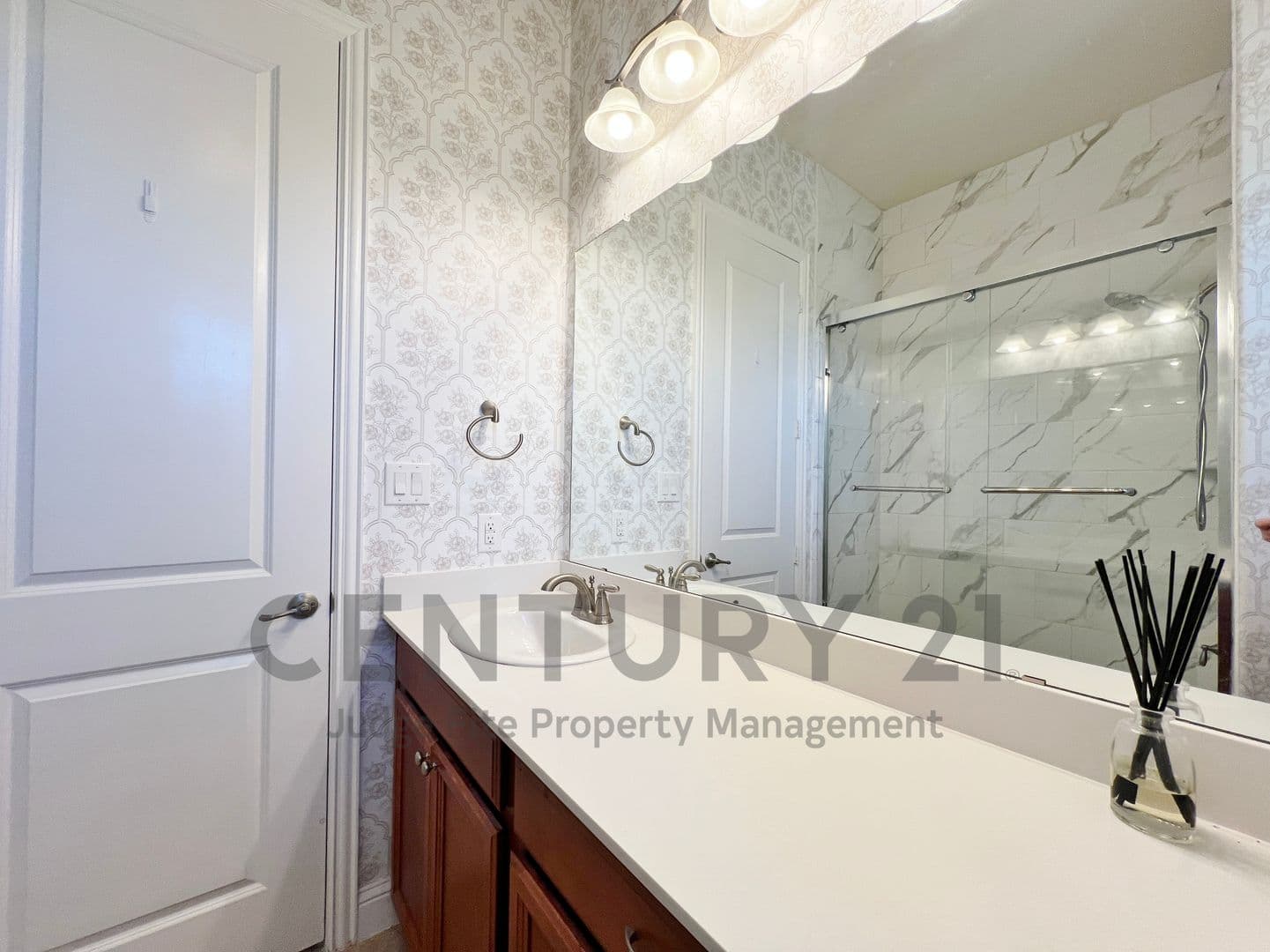 The Colony House: 2645 Walnut Creek Lane