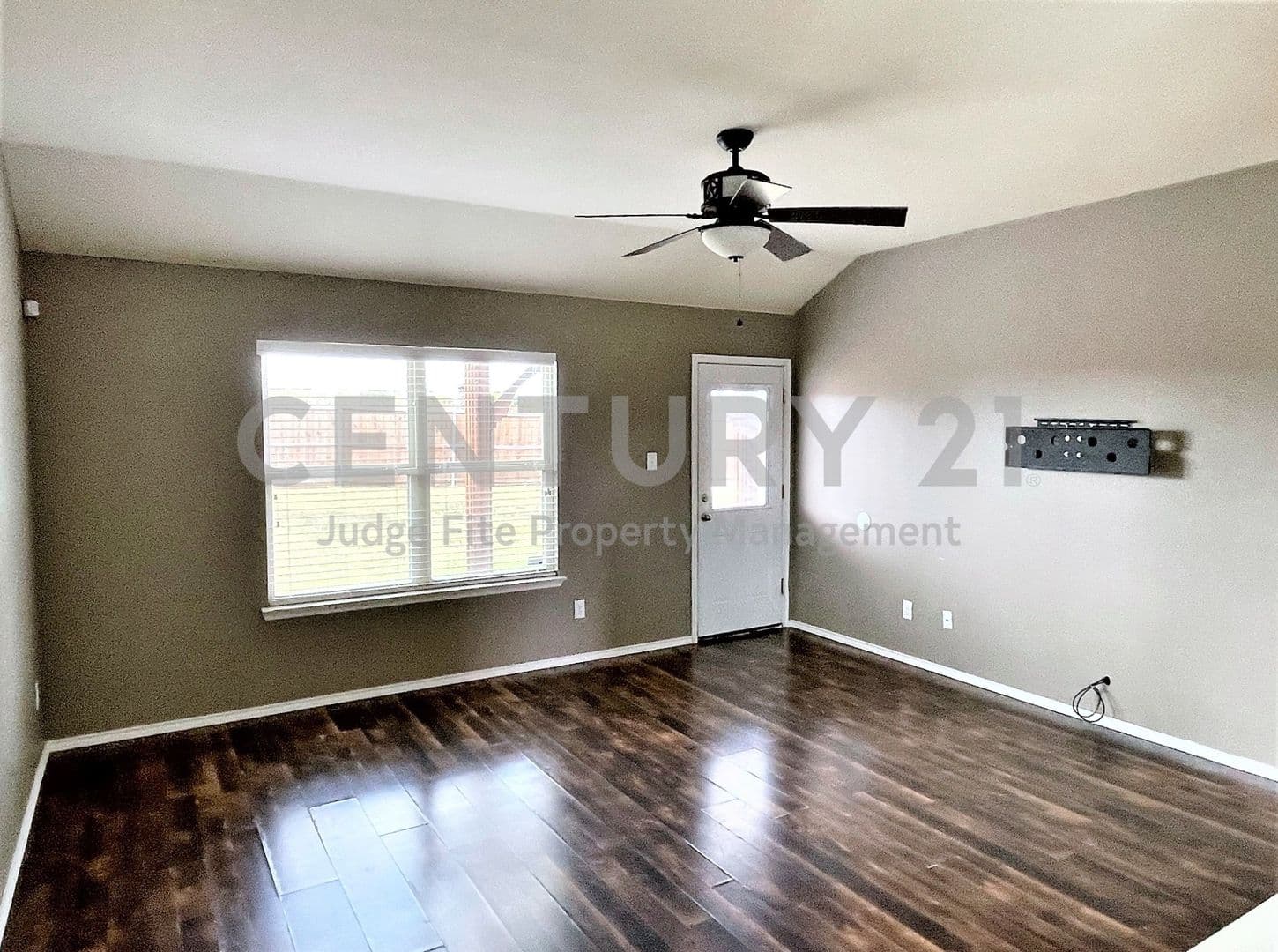 Royse City House: 208 Dye Drive