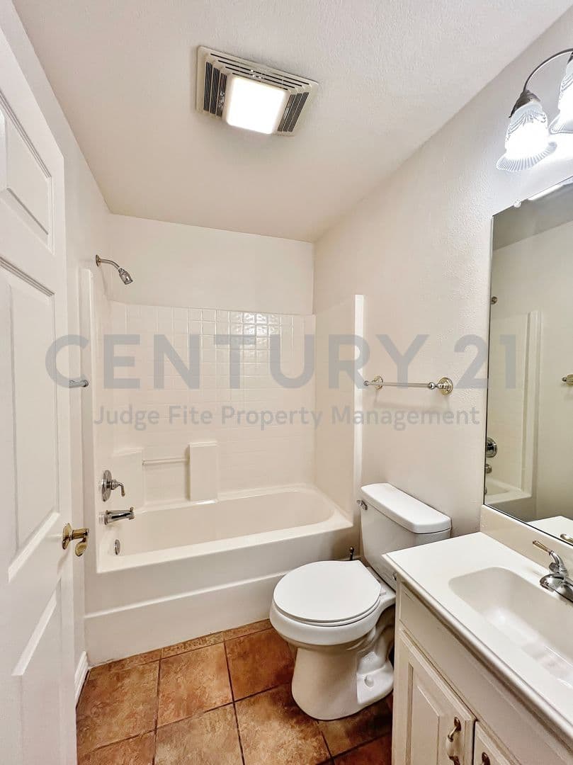 Arlington House: 5131 Trail Dust Lane