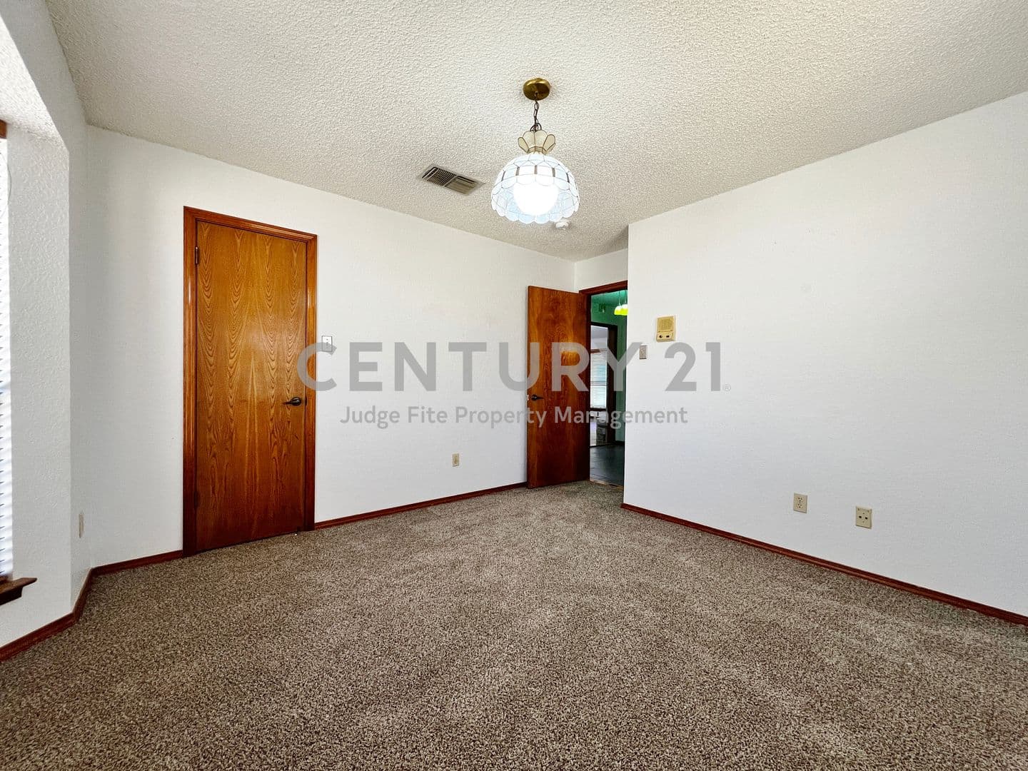 Fort Worth House: 812 Newport Road
