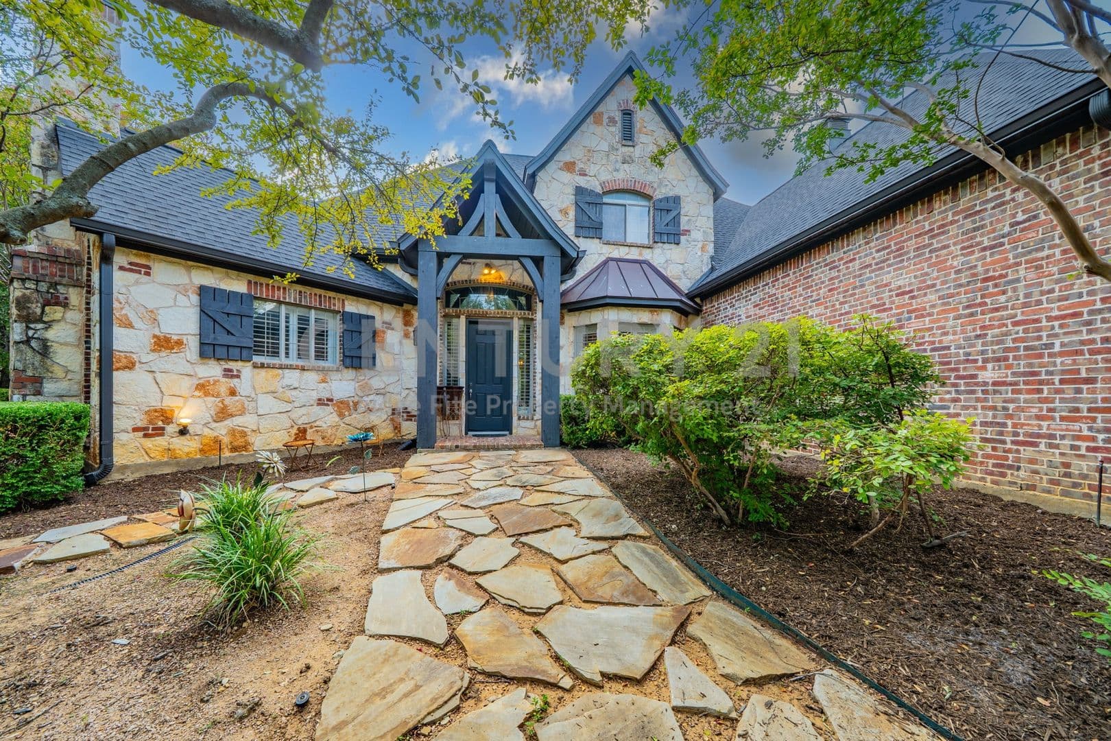 Flower Mound House: 3201 Cedar Ridge Drive