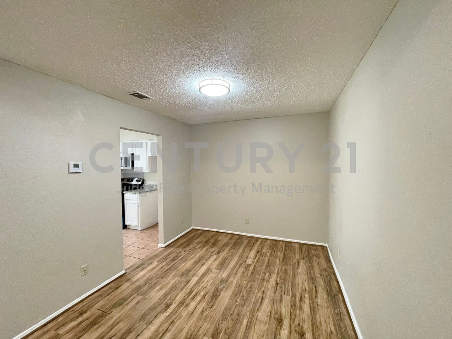Irving Townhome: 1910 Wilshire Drive