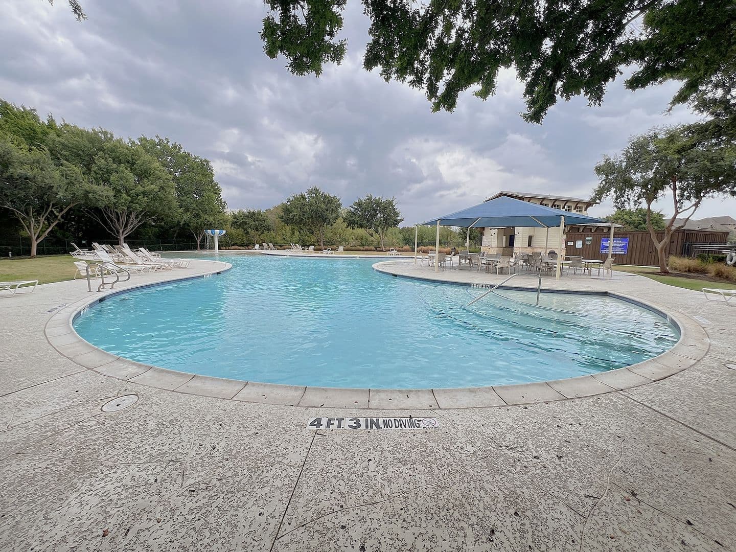 Roanoke House: 15465 Adlong Drive