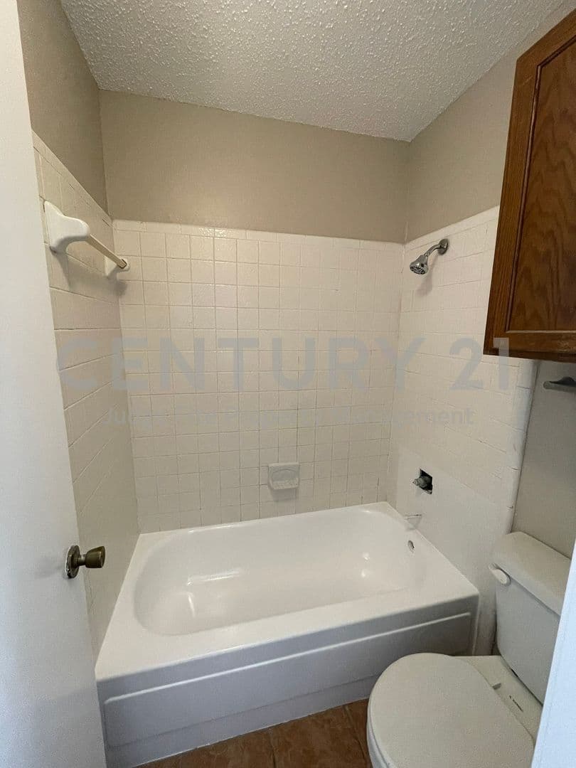 Irving Townhome: 1910 Wilshire Drive