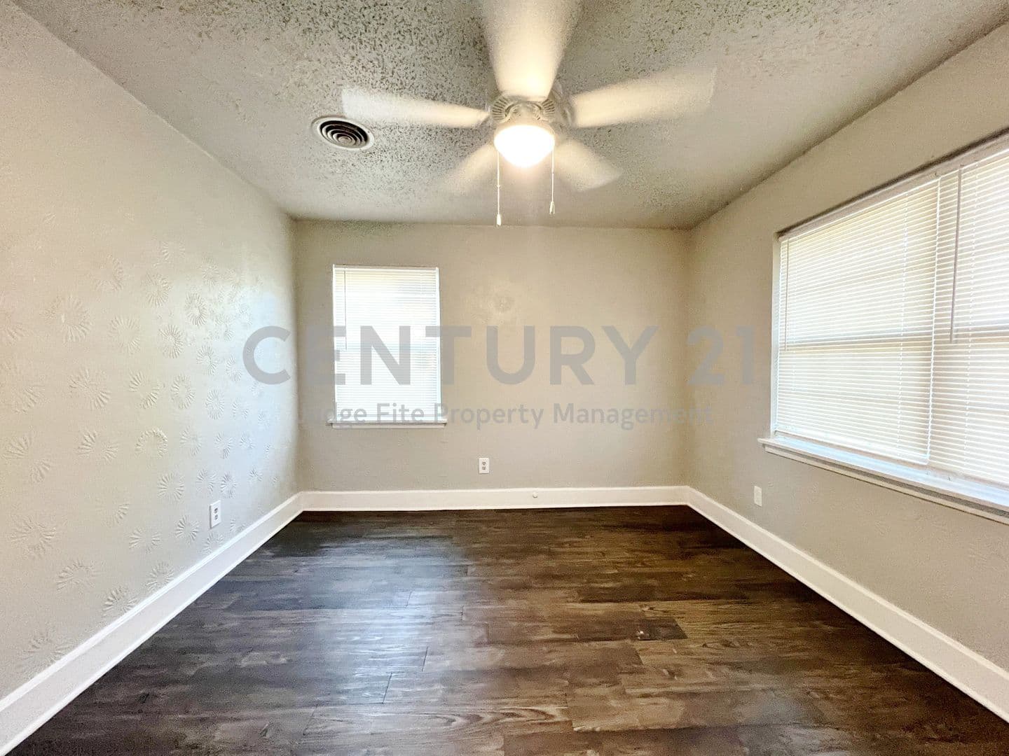 Fort Worth House: 5301 Mansel Lane