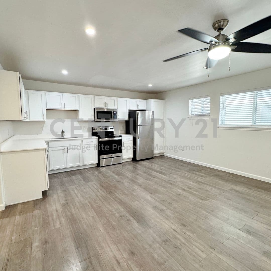 Dallas Condo: 5010 San Jacinto Street #205
