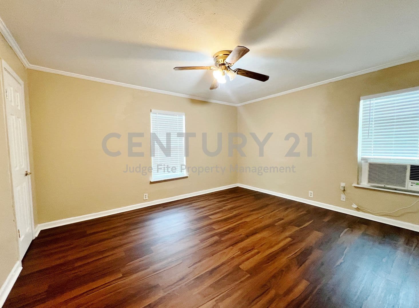 Fort Worth House: 4236 Comanche Street