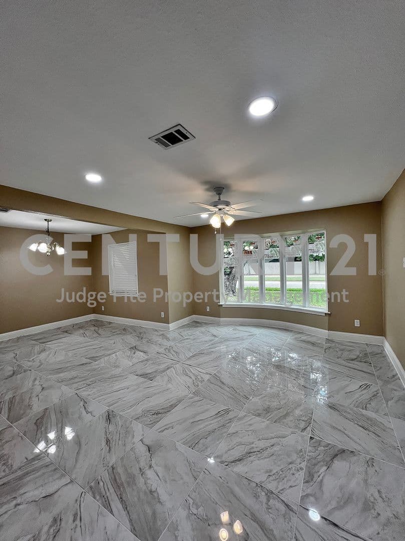 Irving House: 1914 W. Northgate Drive