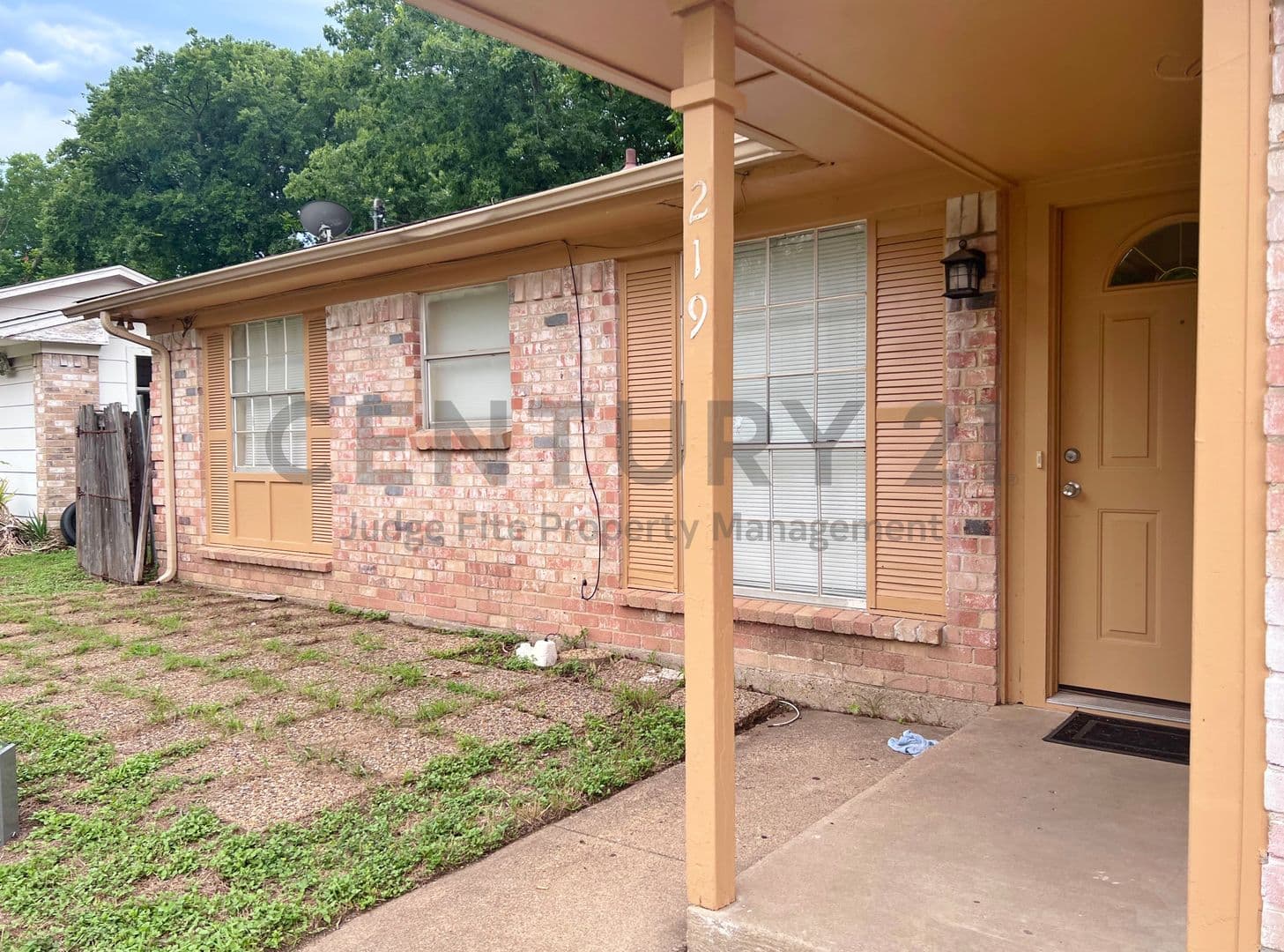 Duncanville House: 219 Rockaway Drive