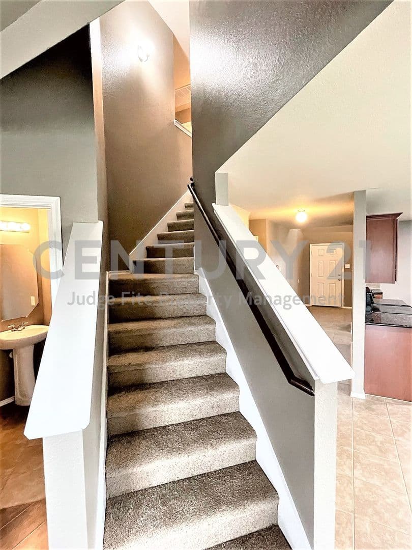 Royse City House: 208 Dye Drive