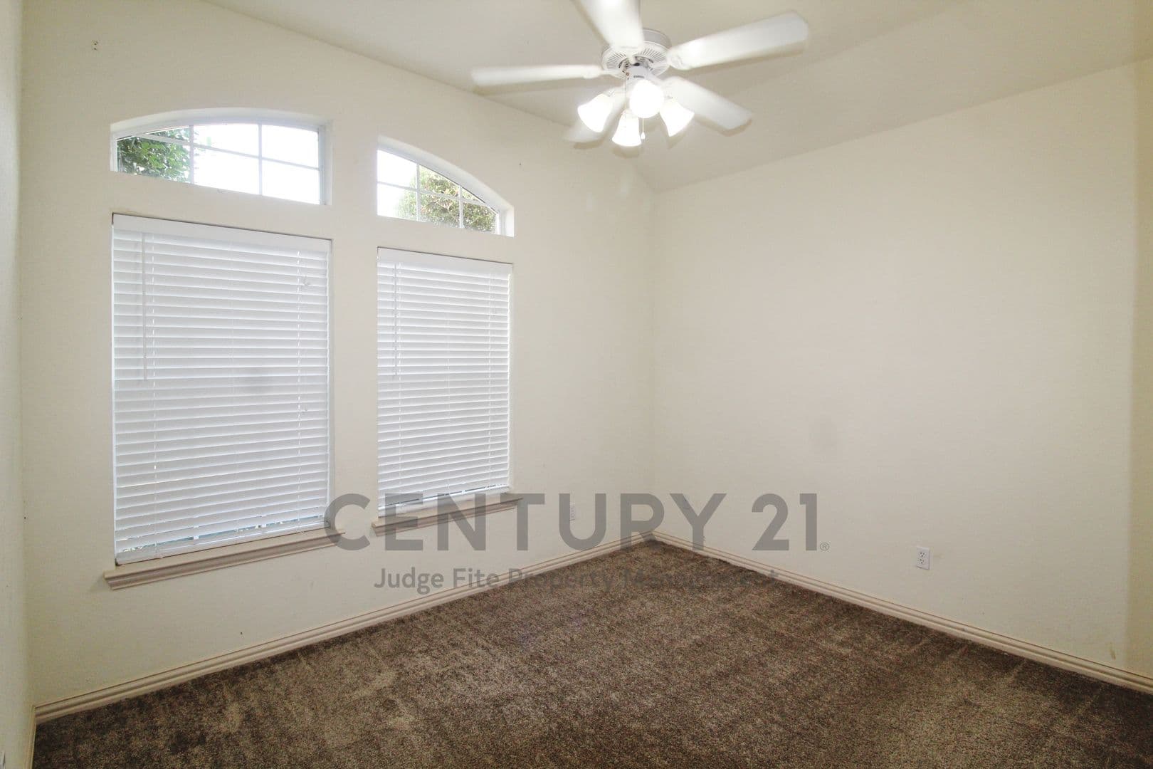 Midlothian House: 6218 Bentwood Drive