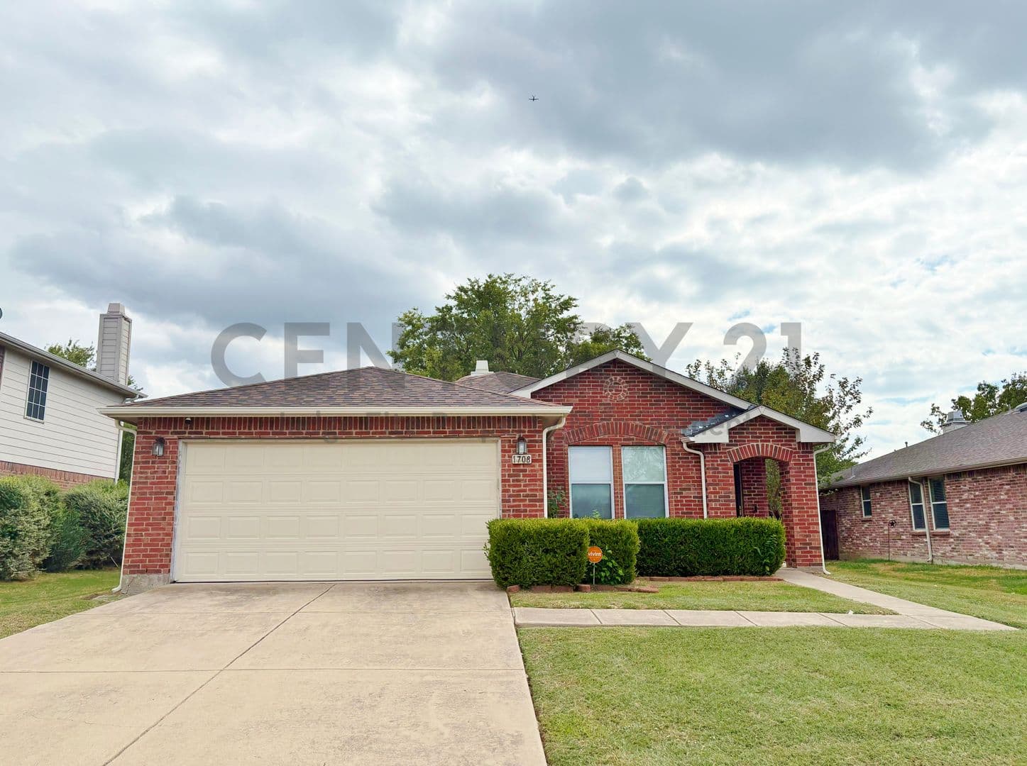 Little Elm House: 1708 Canyon Oaks Drive