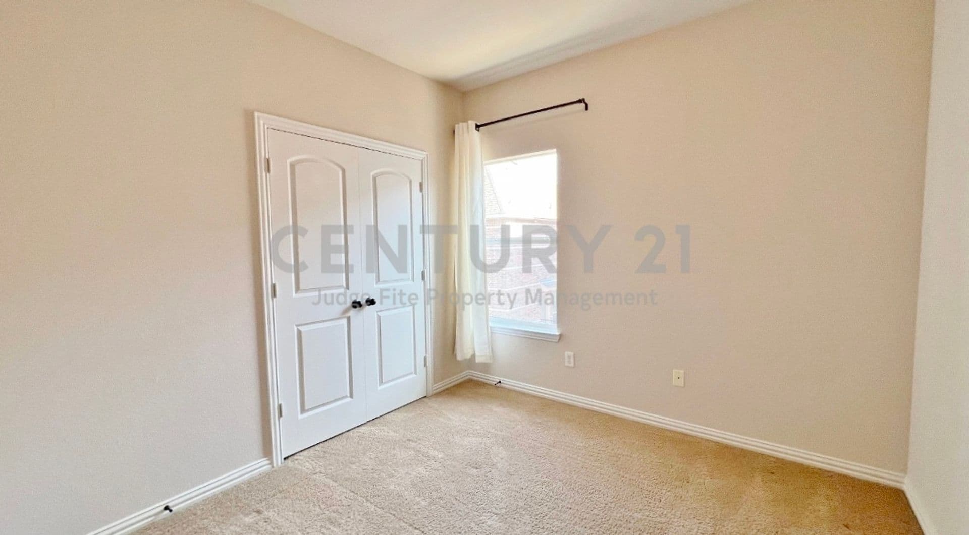 Lewisville Townhome: 2500 Rockbrook Drive Unit 40