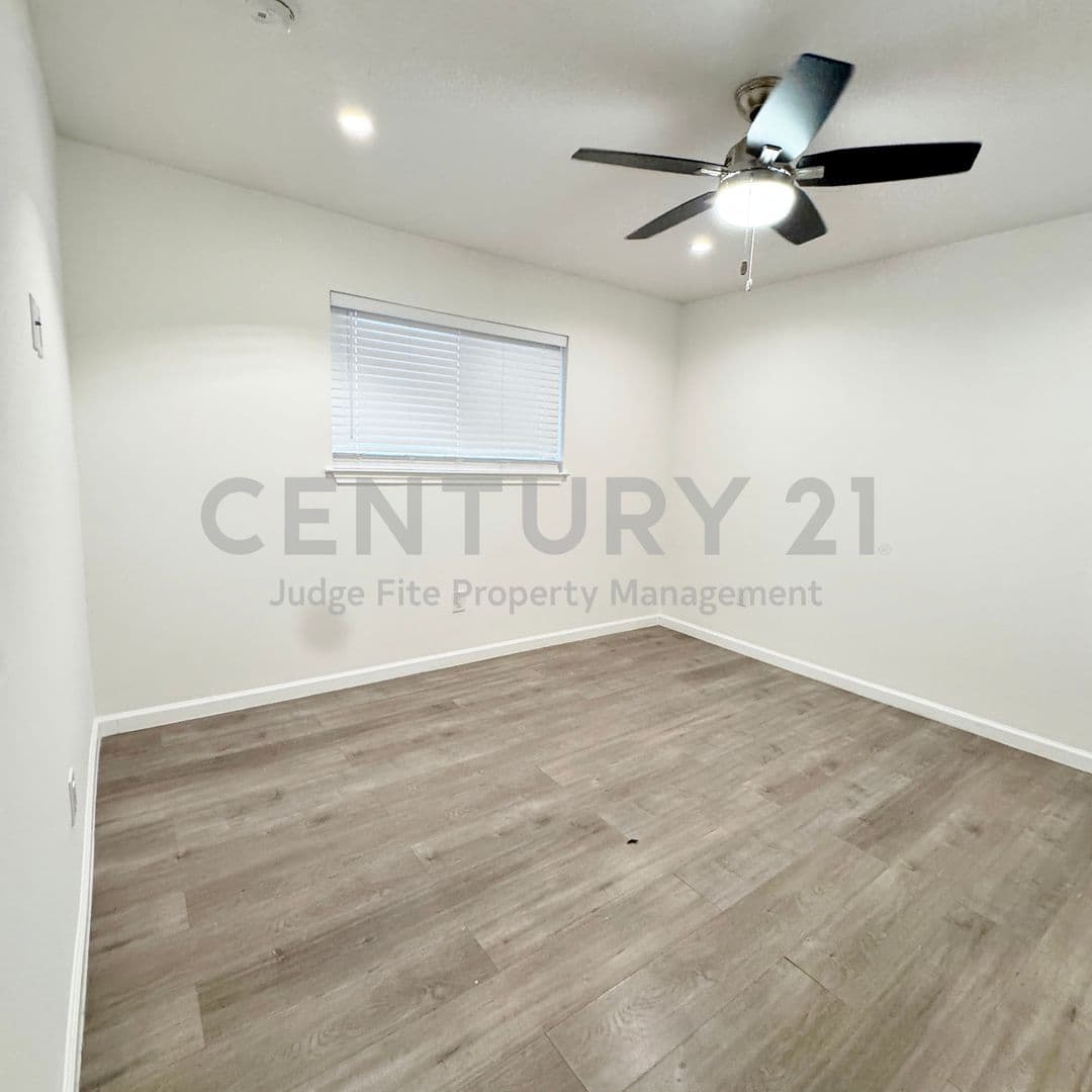 Dallas Condo: 5010 San Jacinto Street #205
