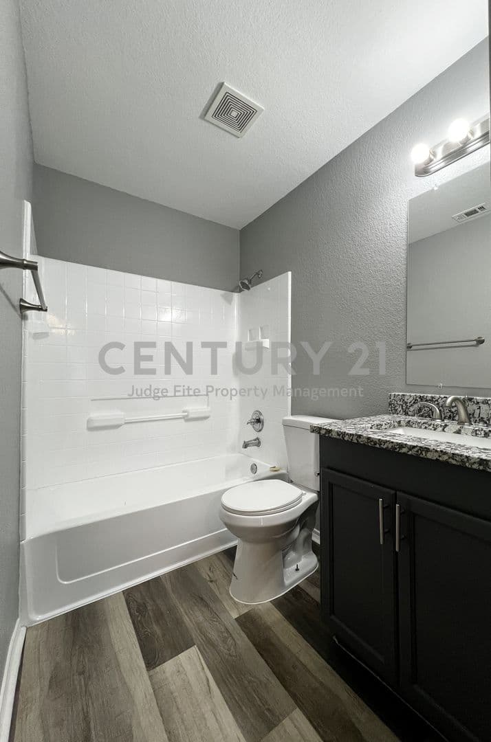 Fort Worth House: 1010 S. Retta Street