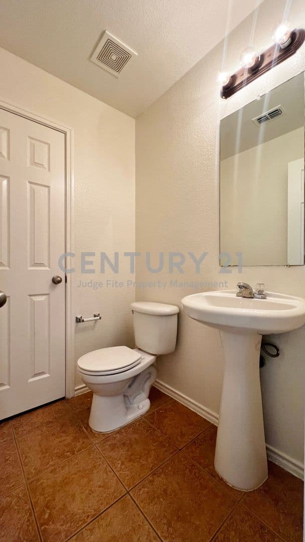 Fort Worth House: 1724 Quails Nest Drive