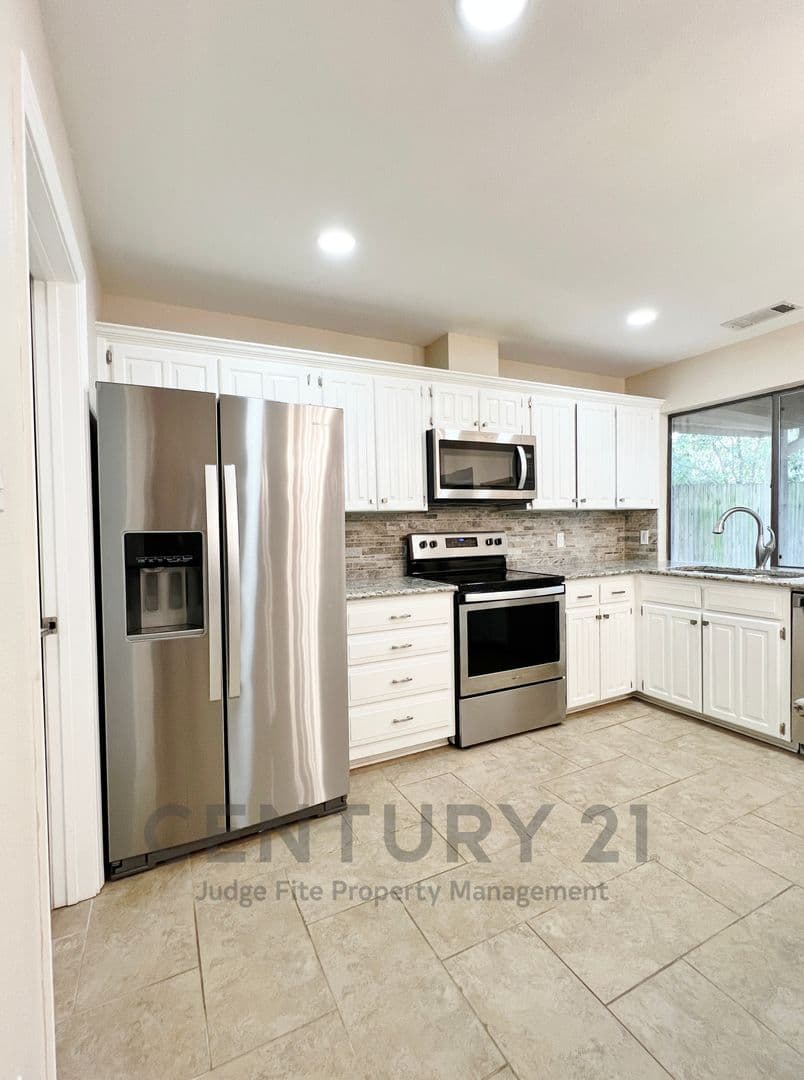 Bedford House: 3101 Murphy Drive