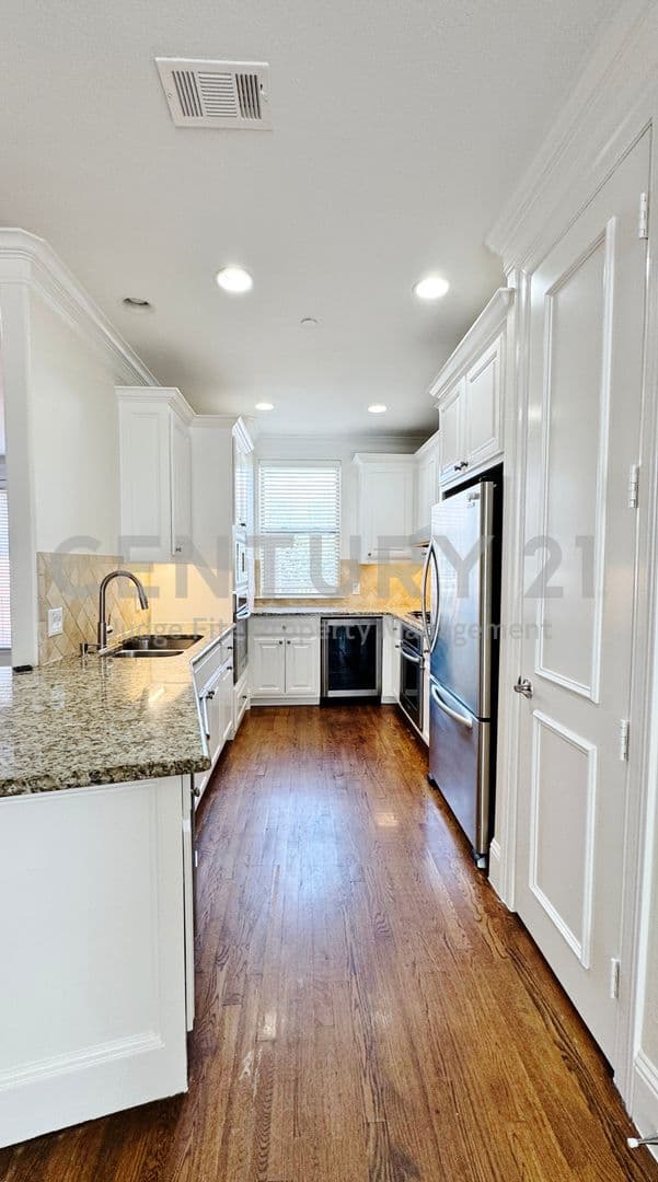 Dallas Townhome: 4148 Grassmere Lane #3A