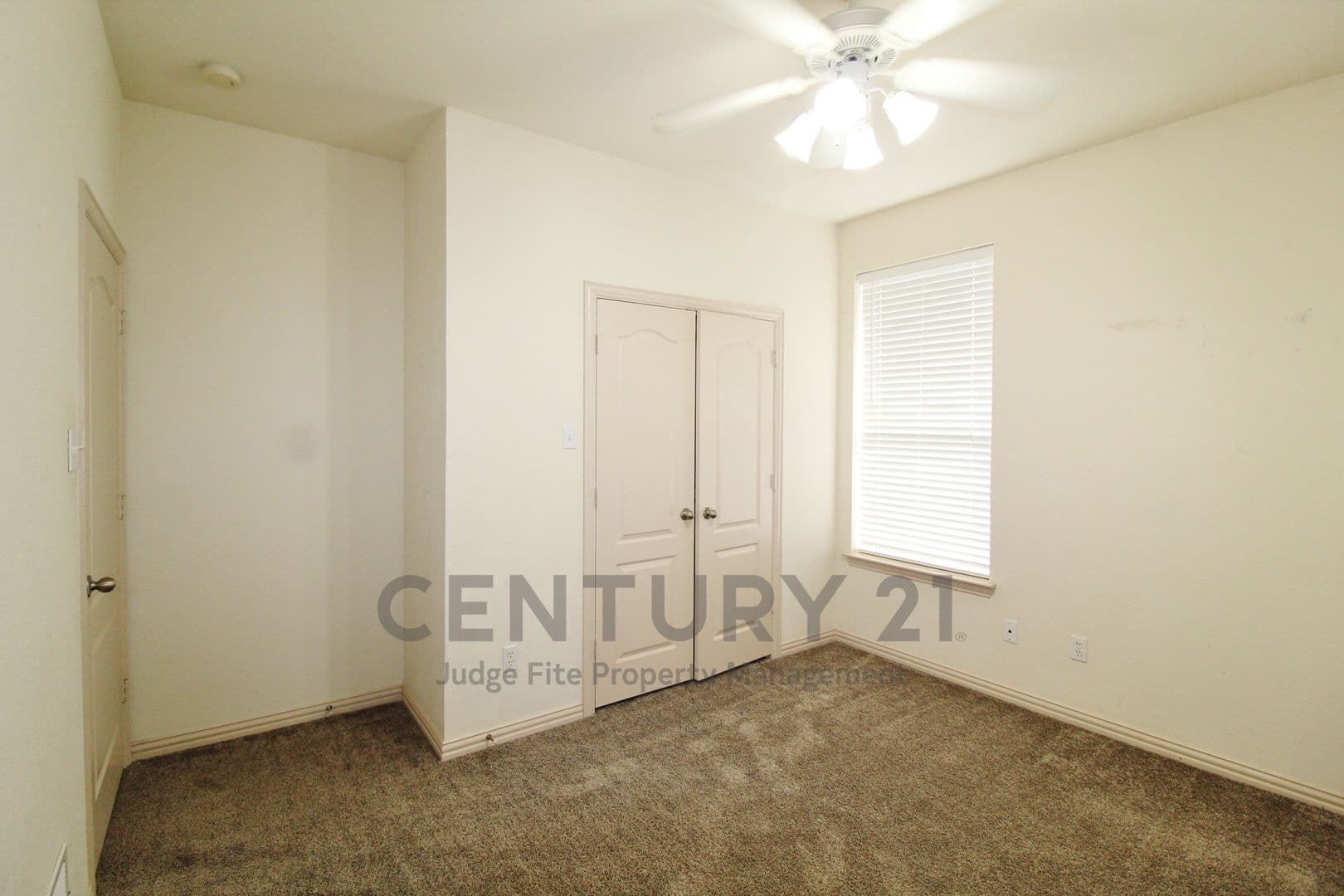 Midlothian House: 6218 Bentwood Drive
