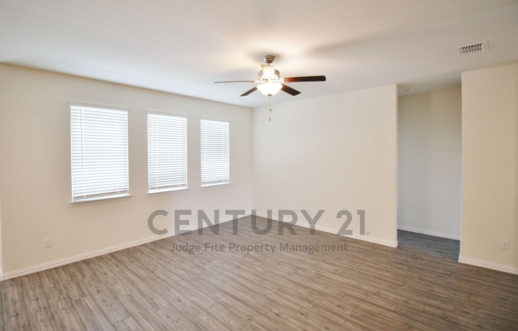 Anna House: 1610 Fields View Drive