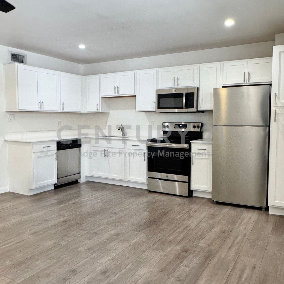 Dallas Condo: 5010 San Jacinto Street #204