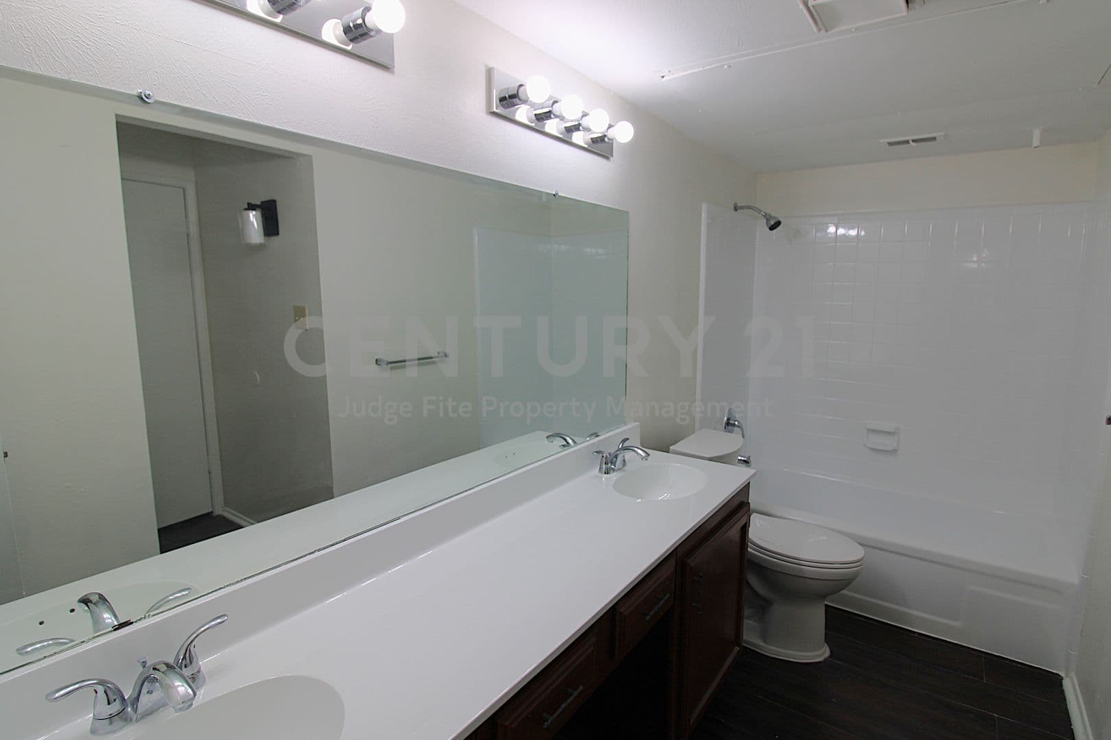 Cedar Hill House: 407 Pogue Street
