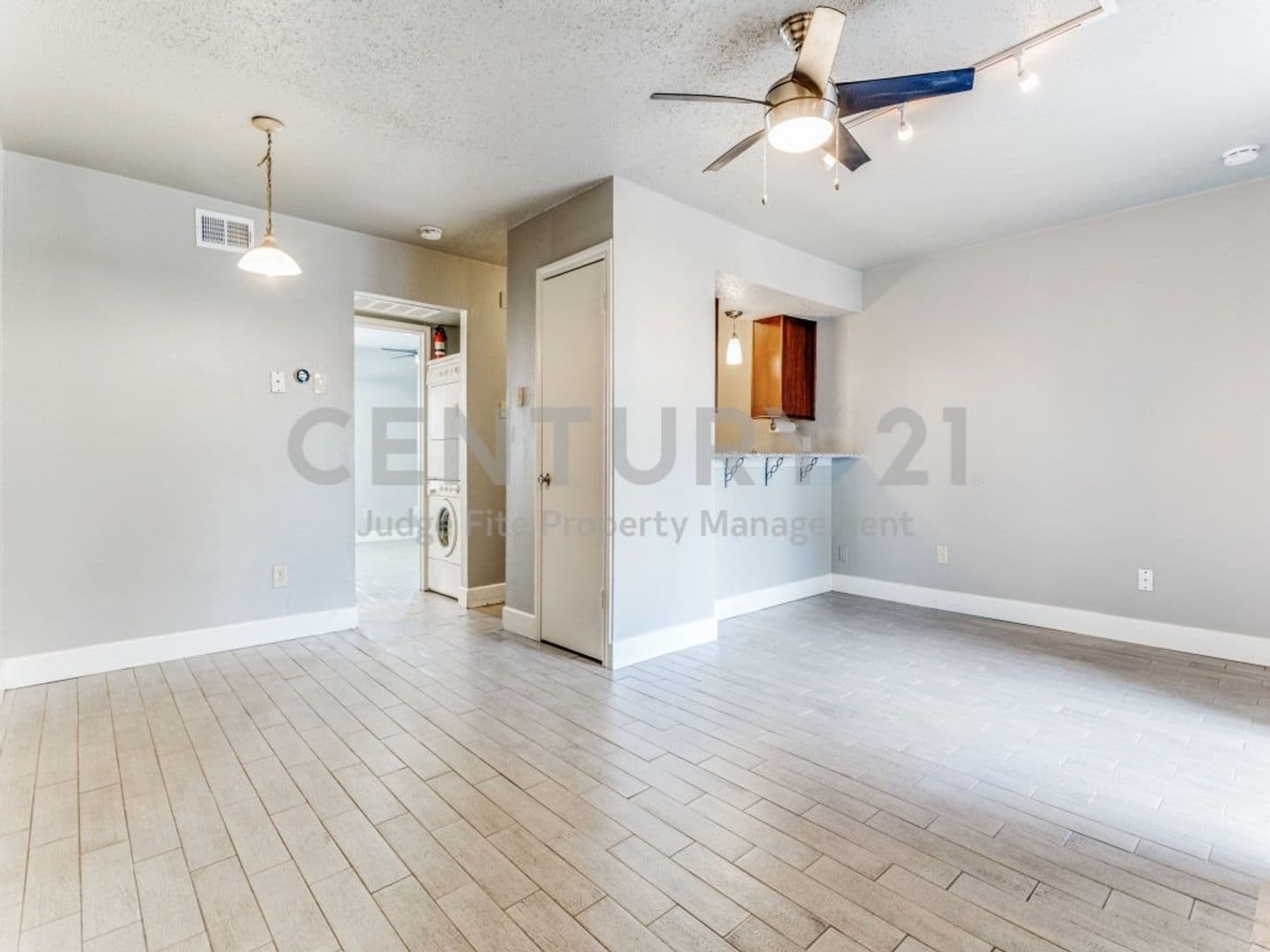 Dallas Condo: 1503 N. Garrett Avenue #111