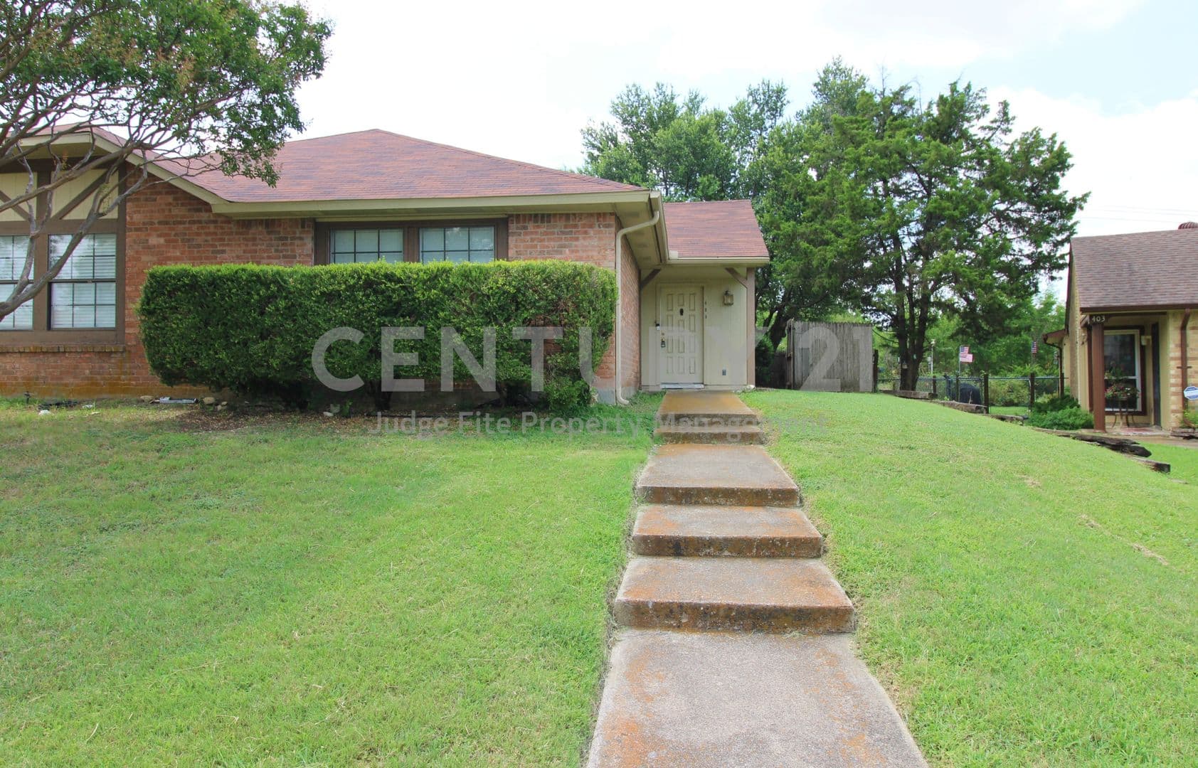 Cedar Hill House: 405 Pogue Street