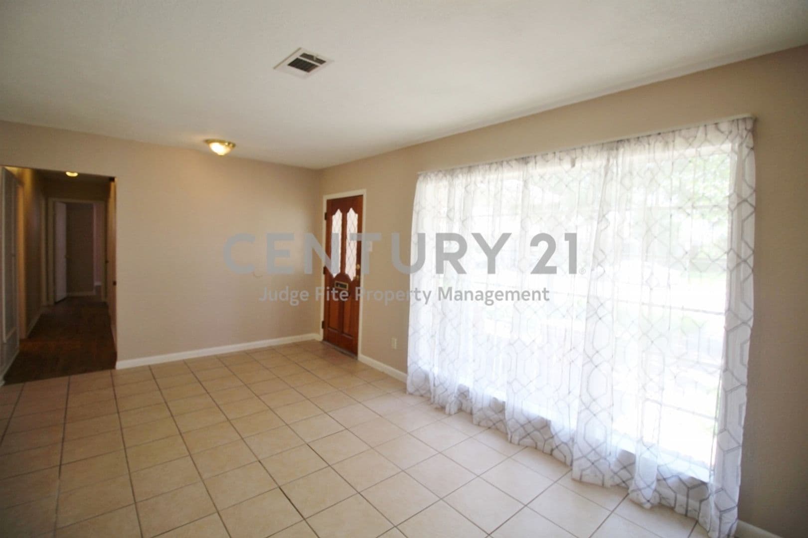 Lancaster House: 821 Rea Avenue