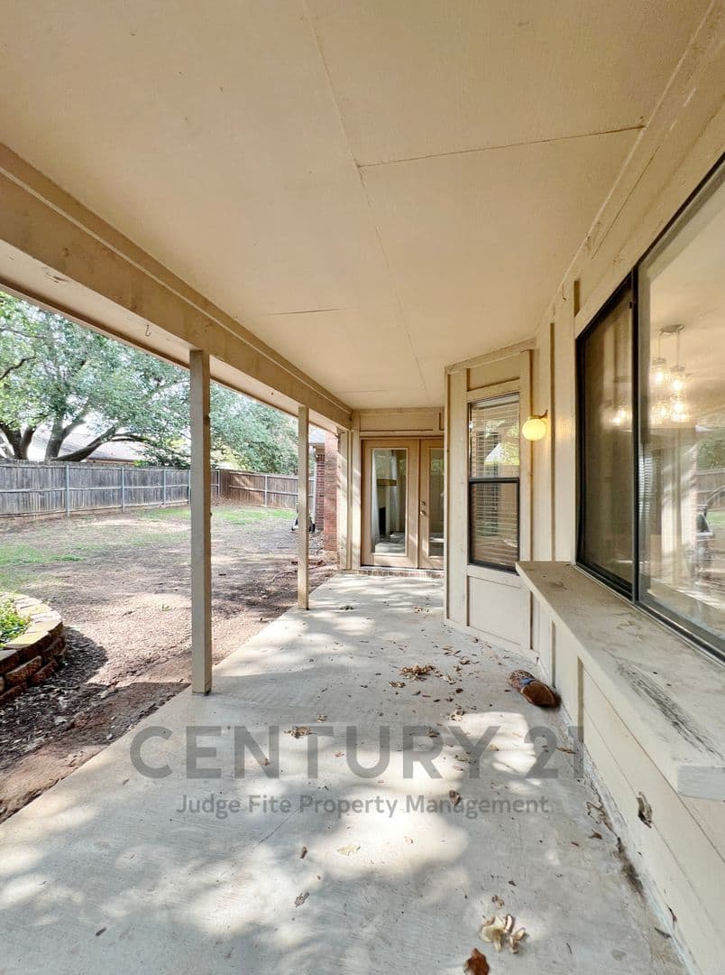 Bedford House: 3101 Murphy Drive