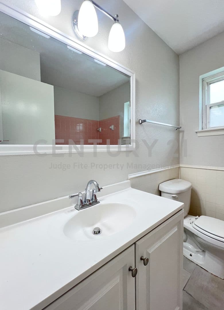 Irving House: 2121 Spanish Trail