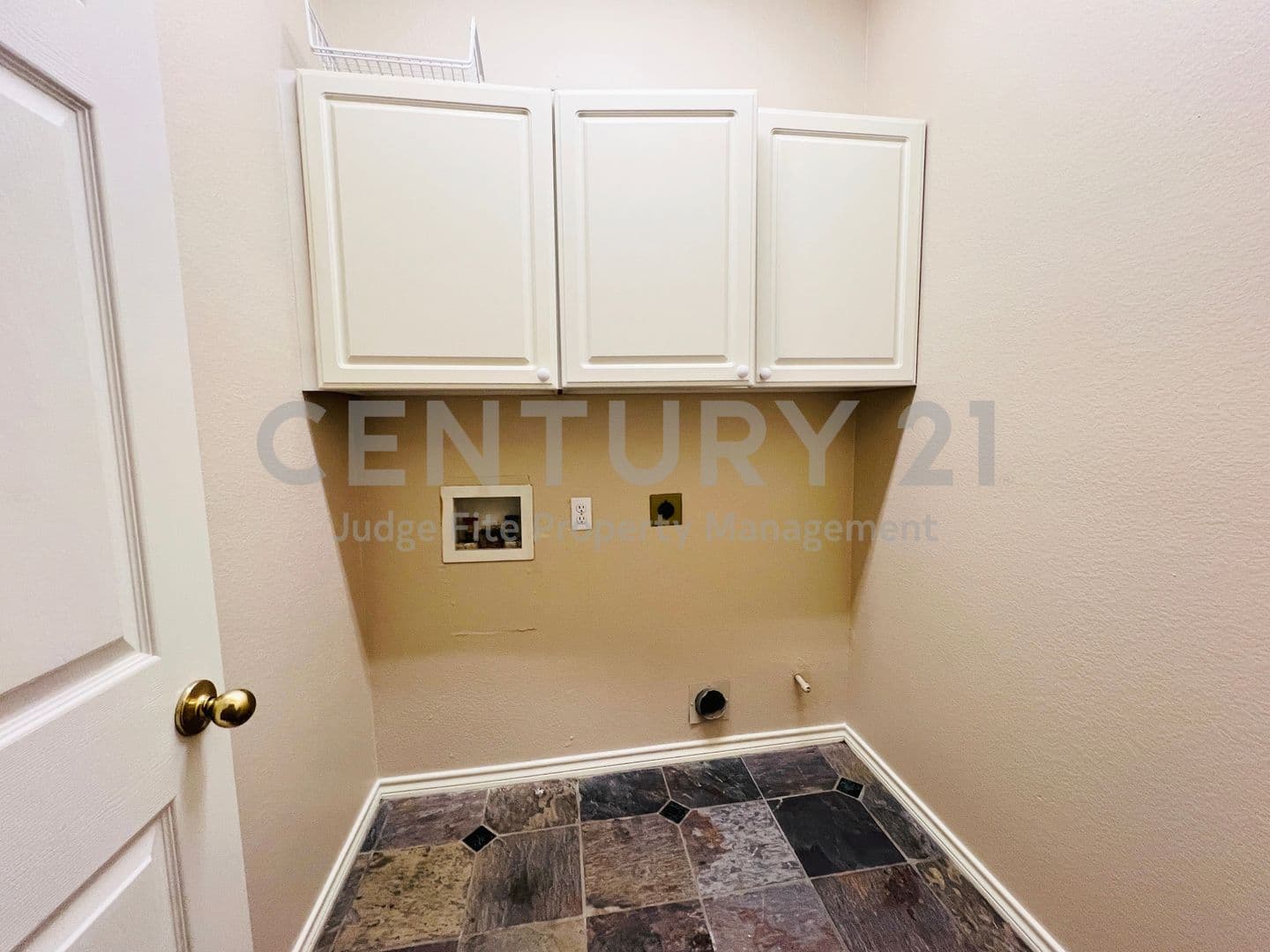 Highland Village House: 2685 Hillside Drive