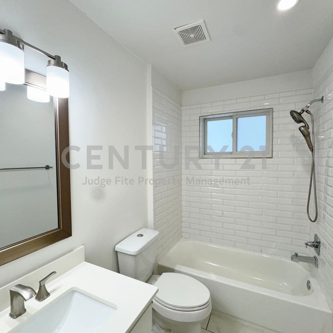 Dallas Condo: 5010 San Jacinto Street #205