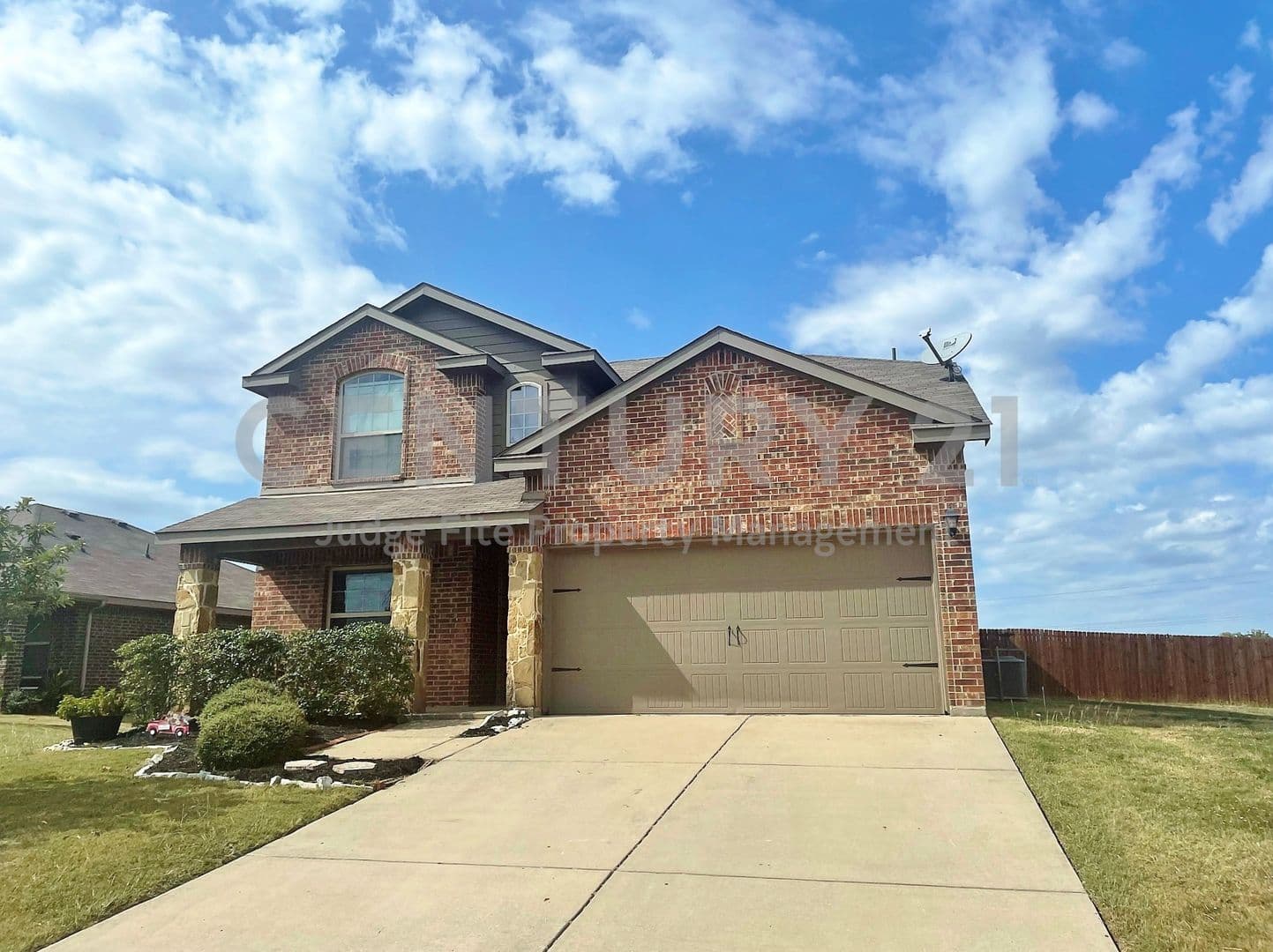 Royse City House: 208 Dye Drive