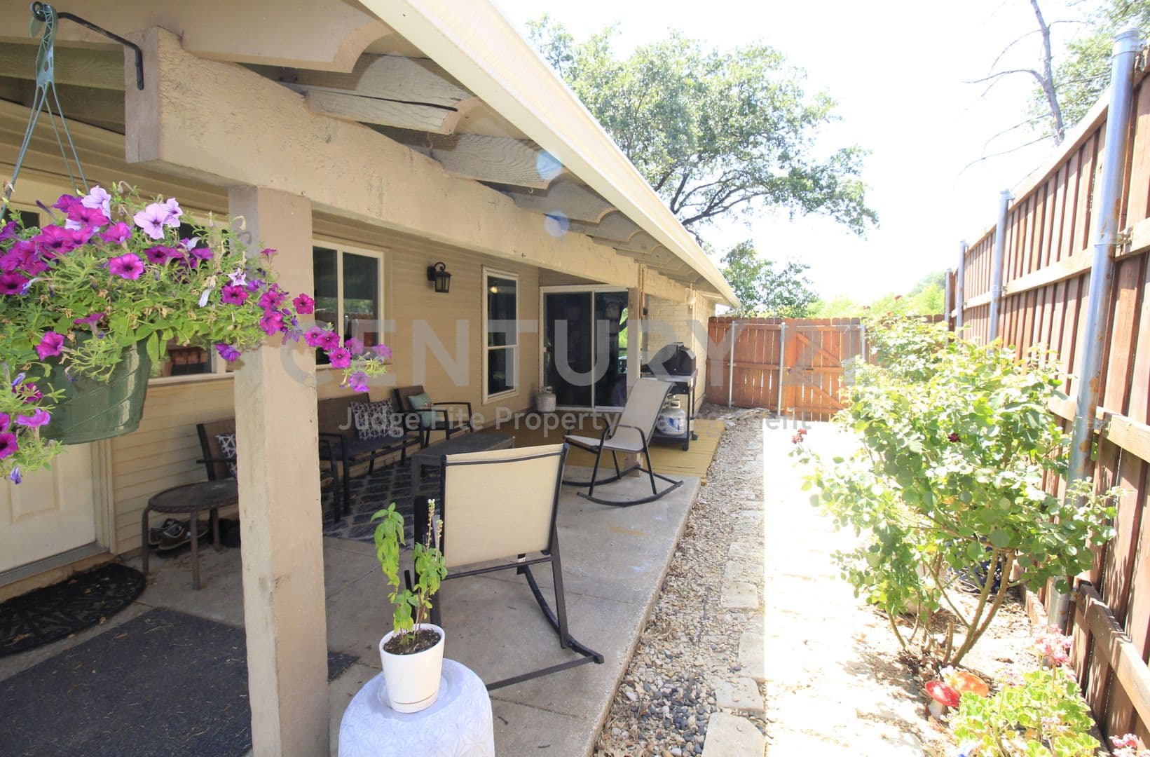 Carrollton House: 3100 Chestnut Road