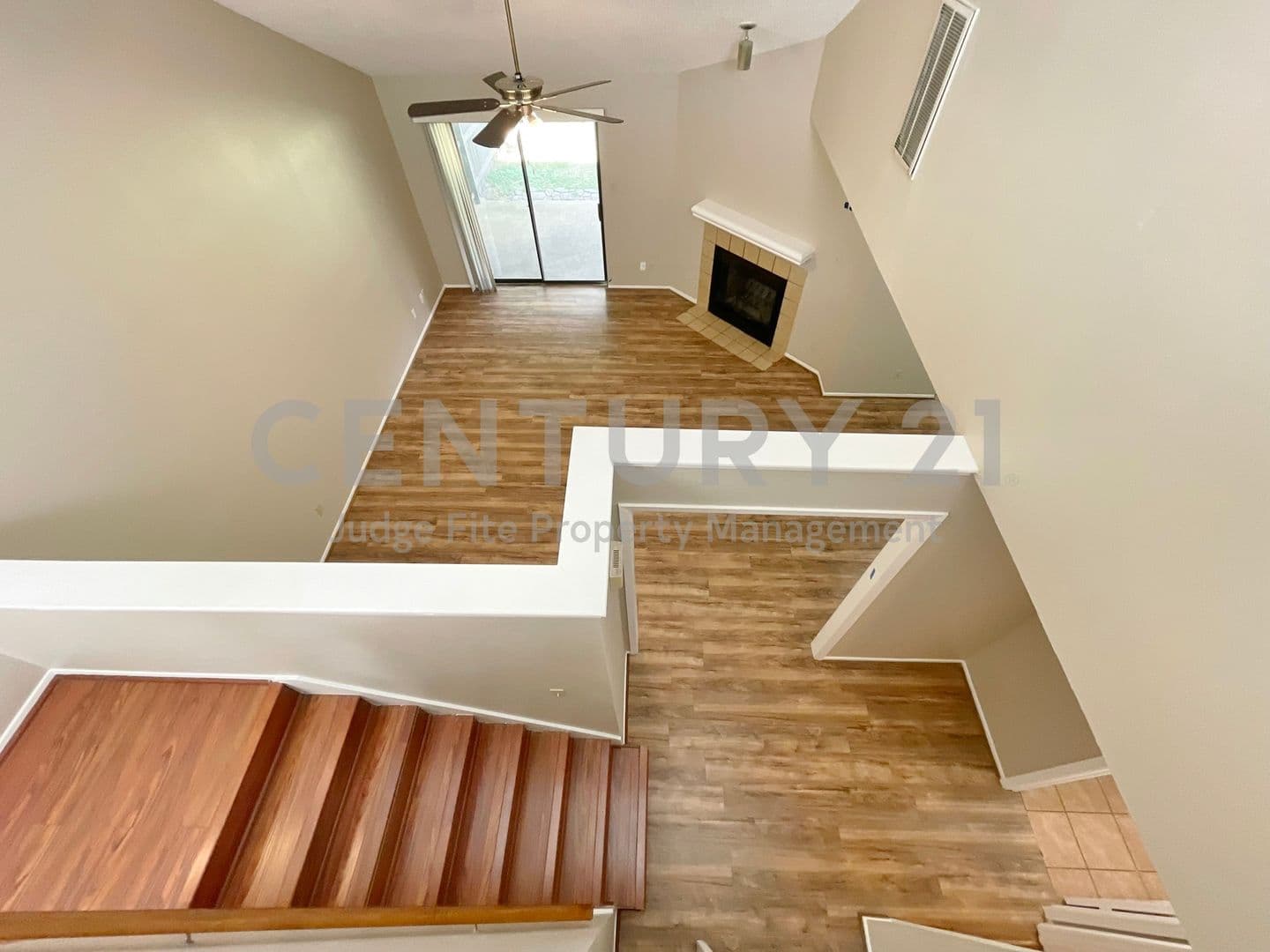 Irving Townhome: 1910 Wilshire Drive