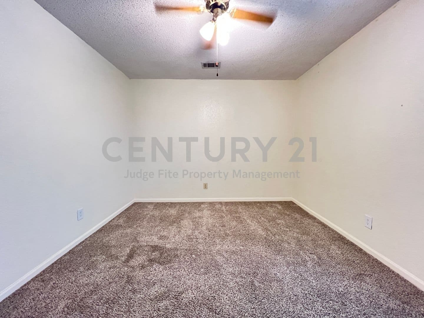Denton House: 2019 Longmeadow Court
