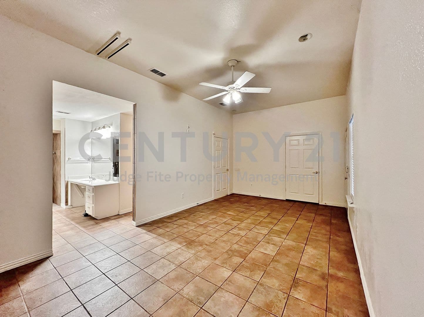 Arlington House: 5131 Trail Dust Lane