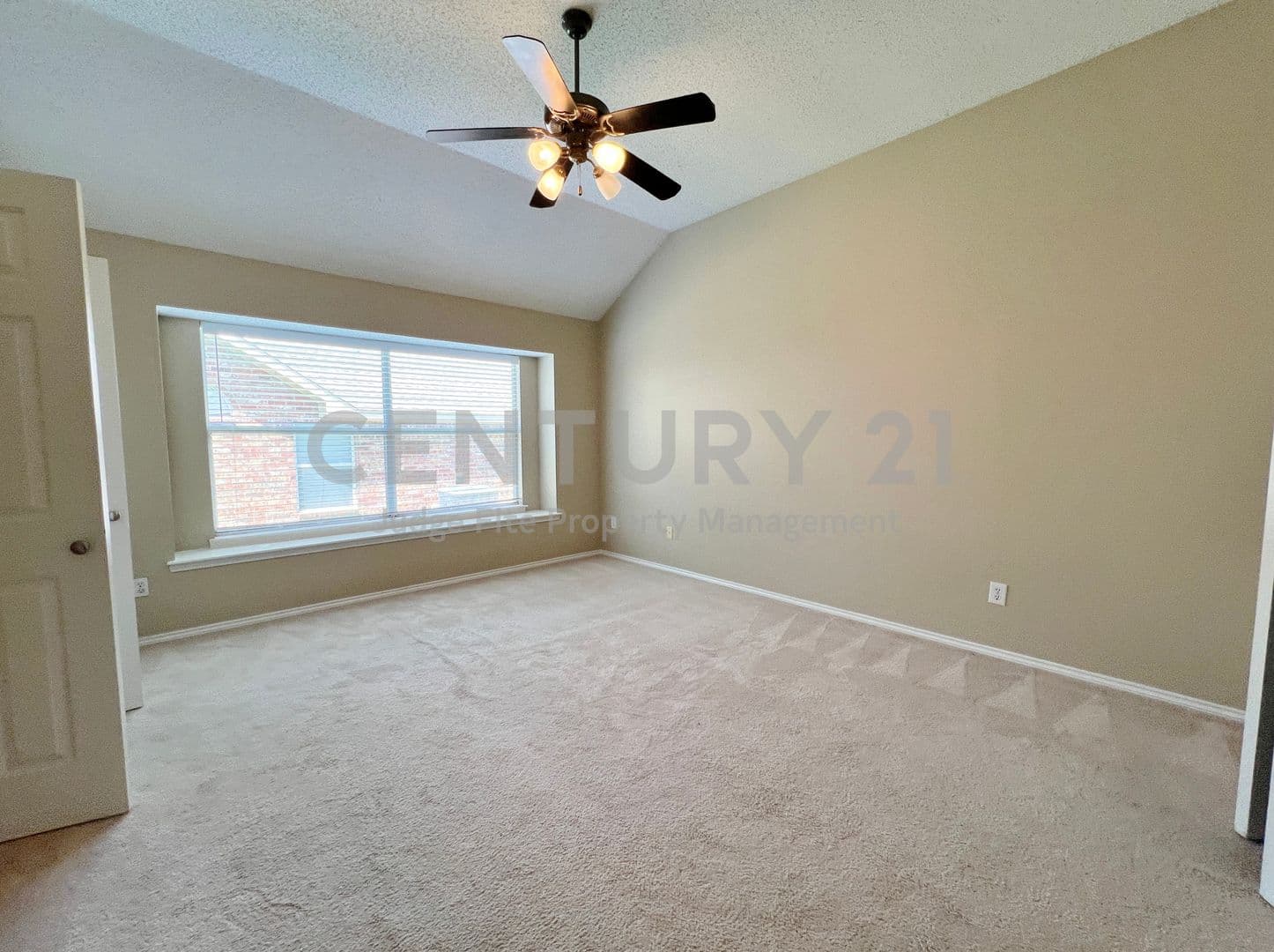 Frisco House: 7700 Glenoaks Drive
