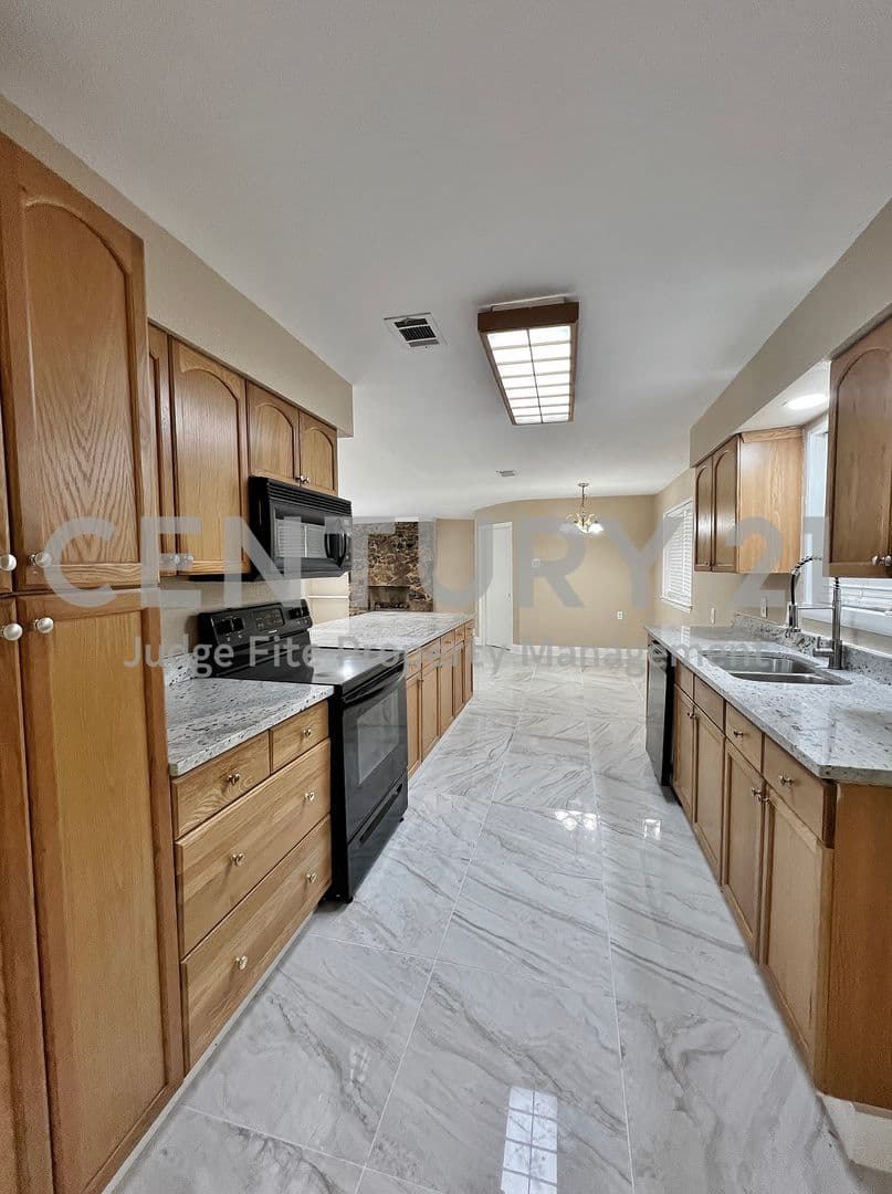 Irving House: 1914 W. Northgate Drive