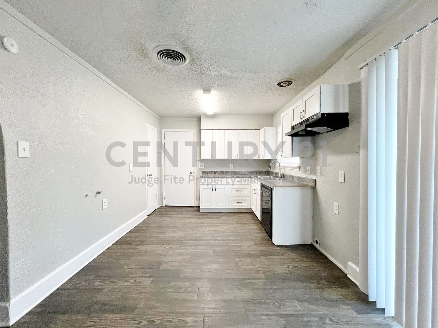Fort Worth House: 5301 Mansel Lane