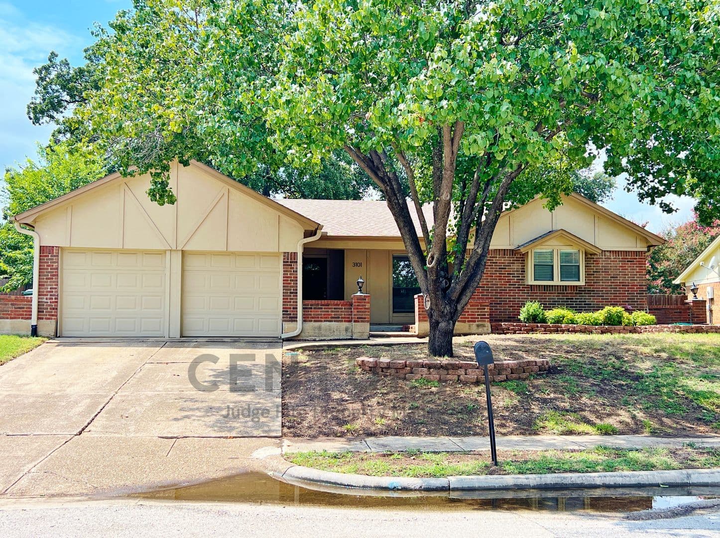 Bedford House: 3101 Murphy Drive