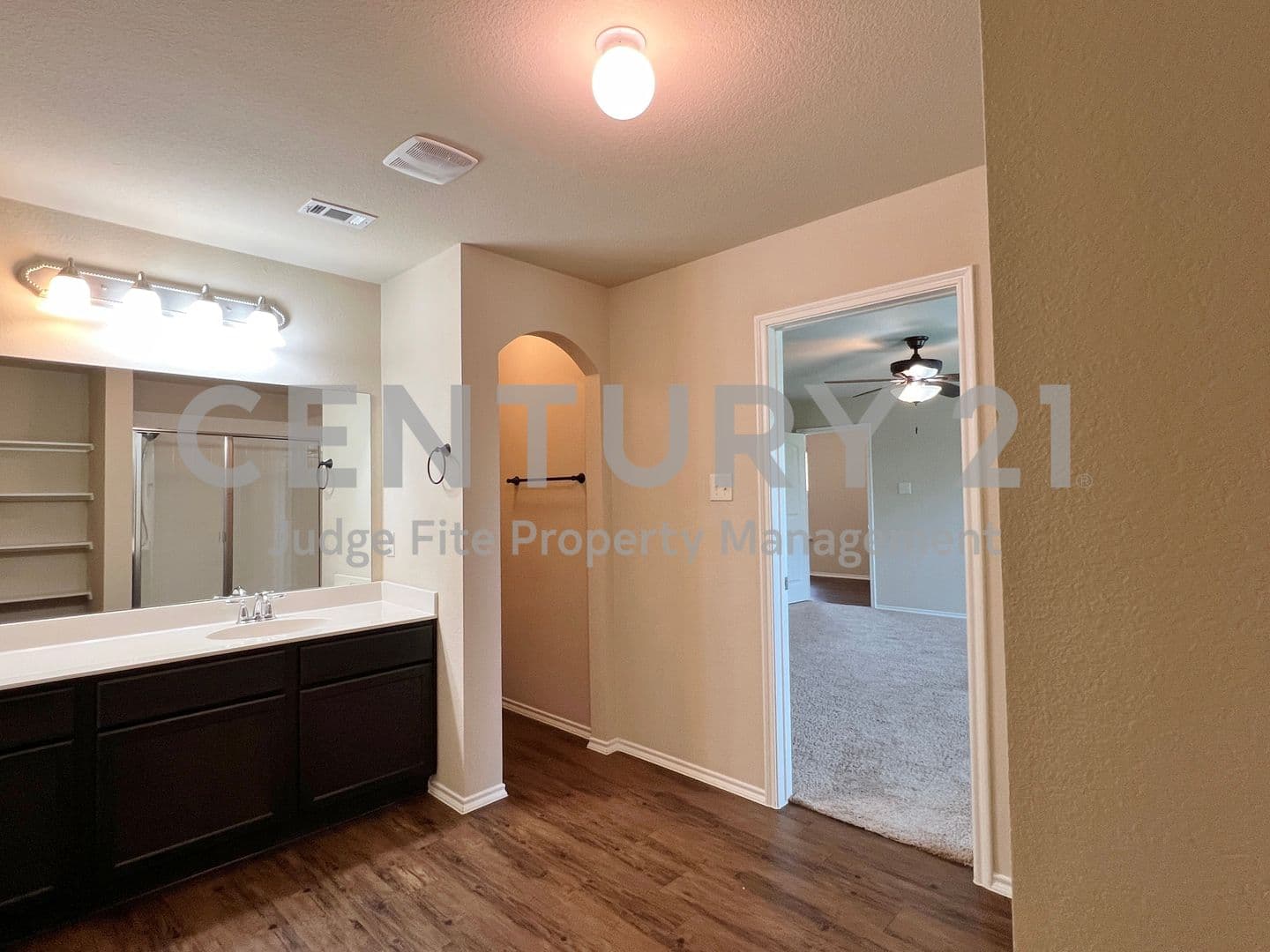Waxahachie House: 222 Thoroughbred Street
