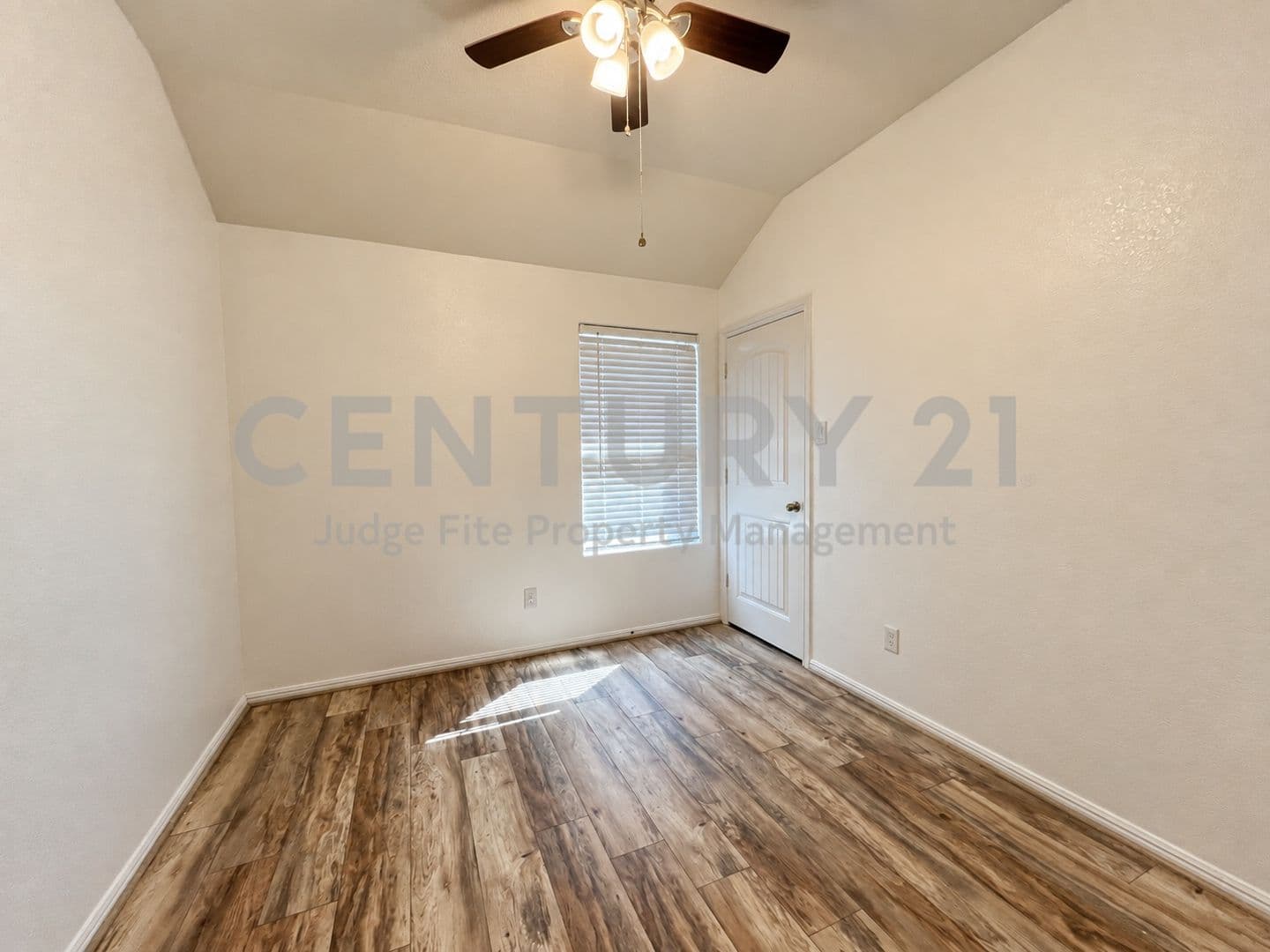 Fort Worth House: 712 Ben Lake Trail