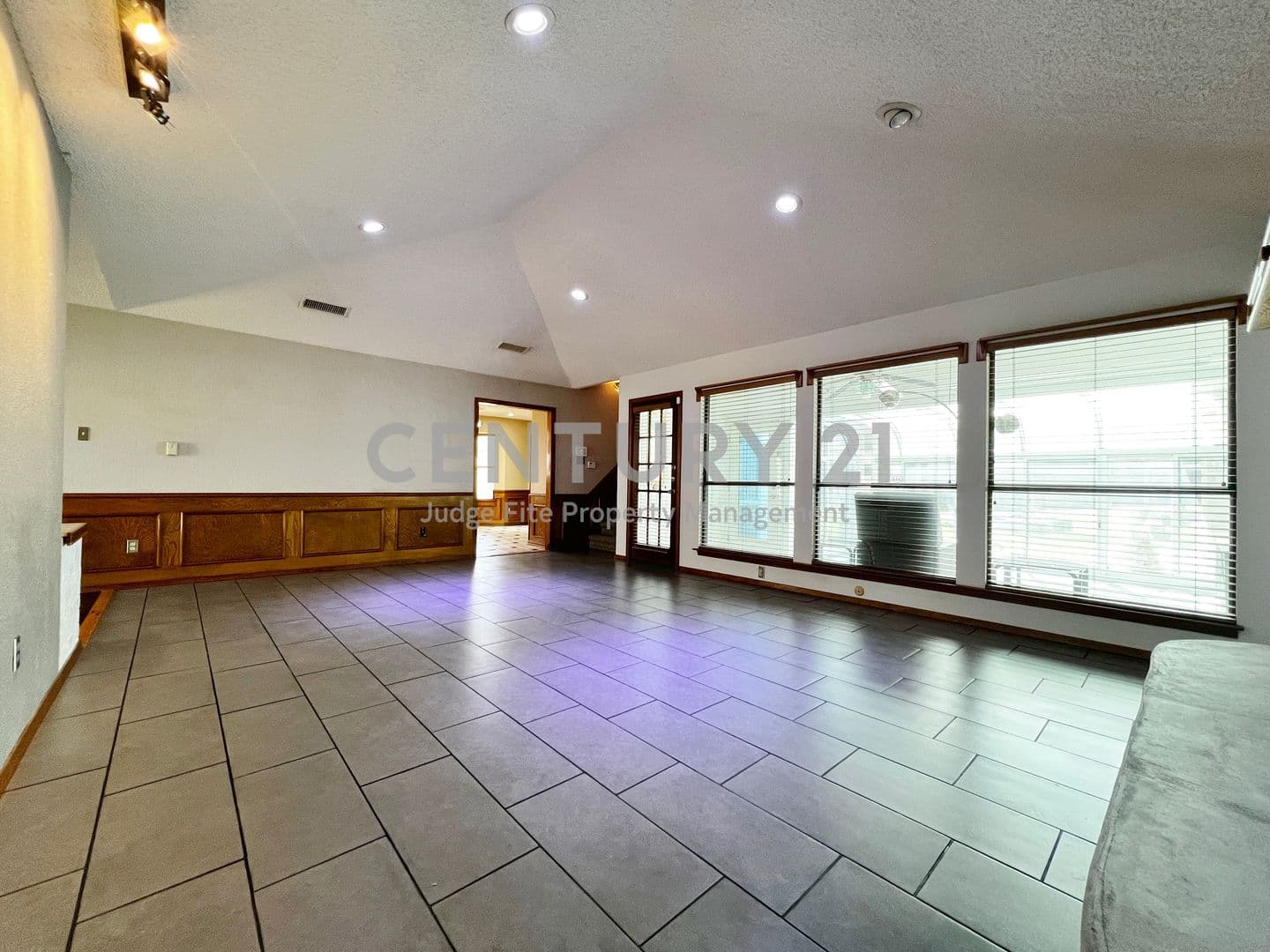 Fort Worth House: 812 Newport Road
