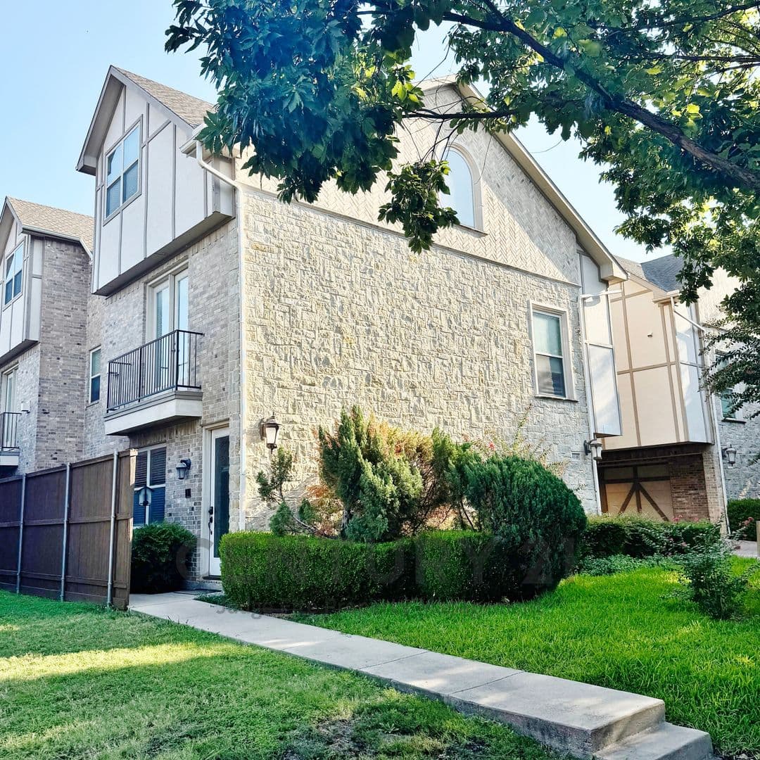 University Park Townhome: 4148 Grassmere Lane #4A
